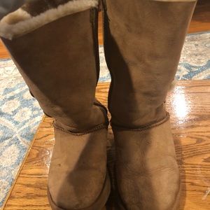 Ugg like winter boots